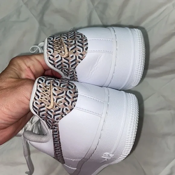 Like new Nike Air Force 1 Low United in Victory White - Picture 16 of 16